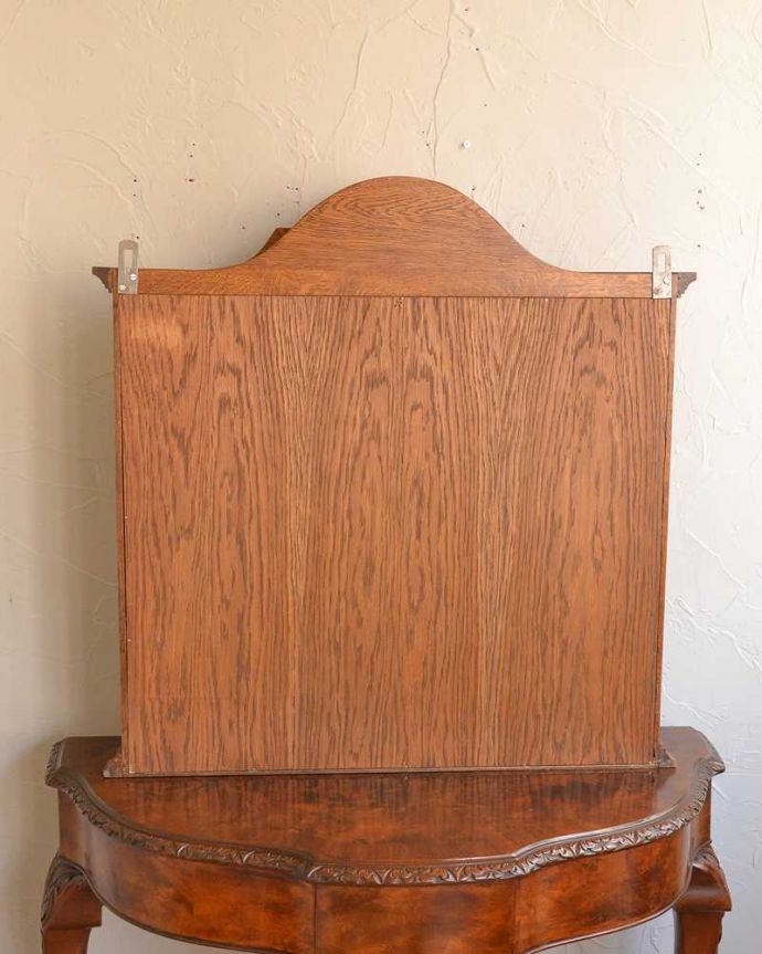 ウォールキャビネット アンティーク家具 小さなガラス扉の鍵付きキャビネット、フランスから到着したアンティーク家具(ウォールキャビネット)。後ろ姿も見て下さい。(j-2219-f)