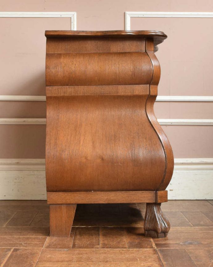 アンティークのチェスト アンティーク家具 南フランスの優雅なアンティーク家具、小ぶりな3段チェスト(コモード)。横から見てもステキ横から見るとこんな感じ。(j-2249-f)