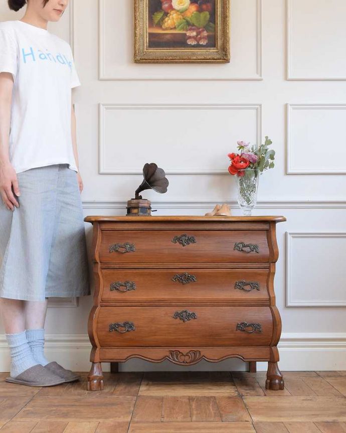 アンティークのチェスト アンティーク家具 南フランススタイルのアンティーク家具、美しい3段チェスト(コモード)。美しい曲線美がフランスらしいんです。(j-2254-f)