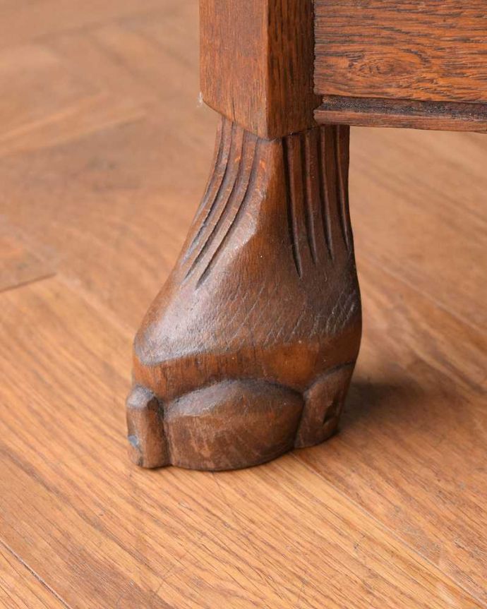 アンティークのチェスト　アンティーク家具　南フランスらしい優雅なアンティーク家具、フレンチチェスト（コモード）。女性1人でラクラク運べちゃう仕掛けHandleのアンティークは、脚の裏にフェルトキーパーをお付けしています。(j-2255-f)