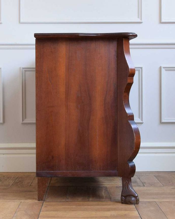 アンティークのチェスト　アンティーク家具　南フランススタイルの優雅なアンティーク家具、ビーチ材が美しい３段チェスト（コモード） 。横から見てもステキ横から見るとこんな感じ。(j-2256-f)