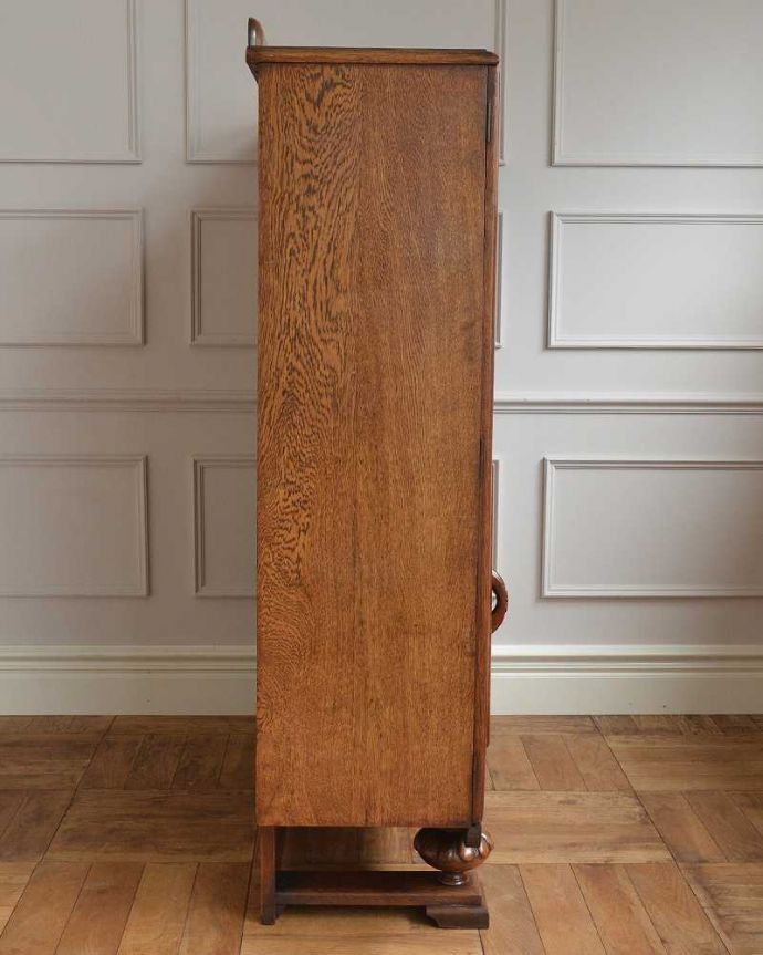 ビューロー　アンティーク家具　イギリスで見つけた便利なアンティーク家具、本棚とデスクが一つになったサイドバイサイド 。横から見るとこんな感じ。(j-2263-f)