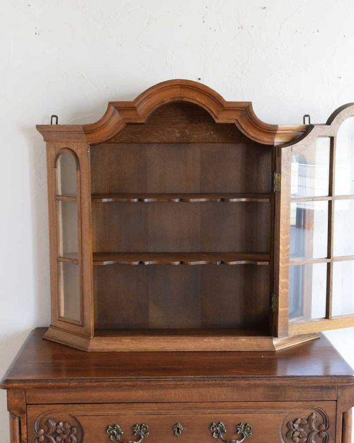 ウォールキャビネット　アンティーク家具　壁付けの小さなアンティーク家具、フランスの鍵付きウォールキャビネット。扉を開けてみると、こんな感じです小さいからと言って、修復に妥協はしません！アンティークの風合いだけ残してキレイに修復してあります。(j-2264-f)