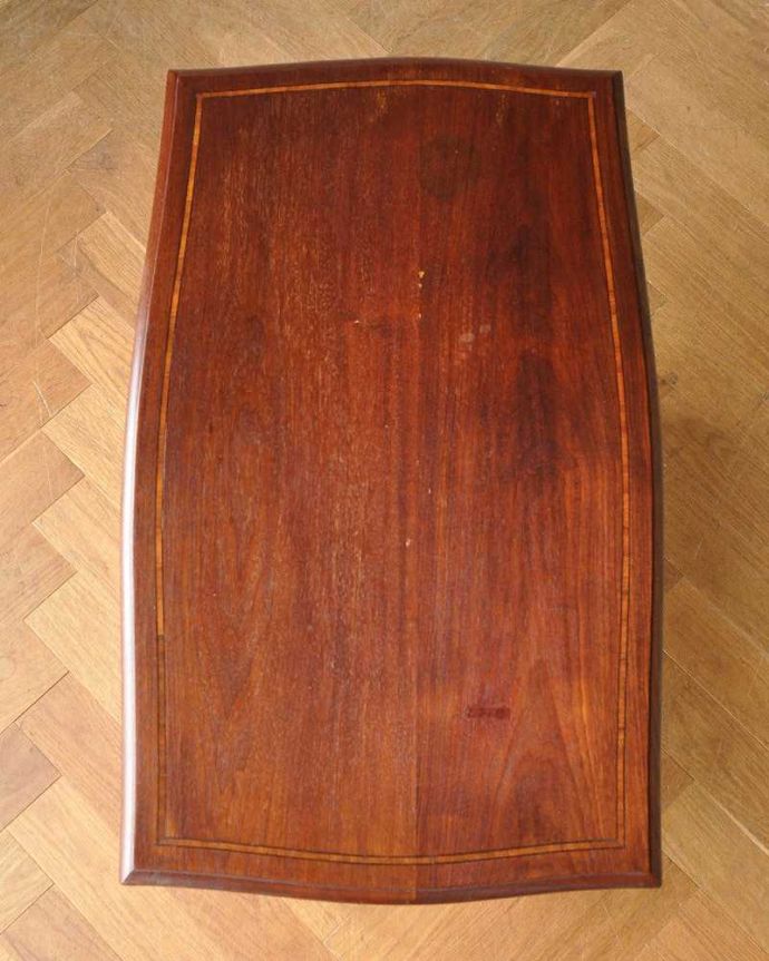 オケージョナルテーブルの天板