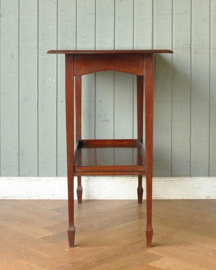 アンティーク家具の側面