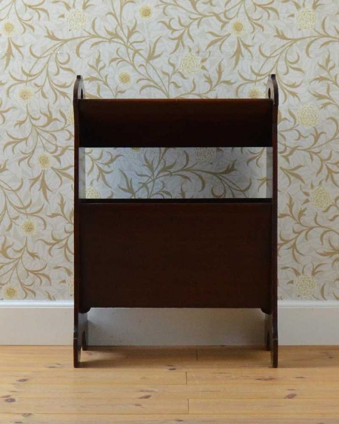 マガジンラック　アンティーク家具　英国のアンティーク収納家具、雑誌や新聞を収納できるマガジンラック。。(j-2285-f)