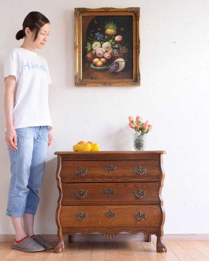 アンティークのチェスト　アンティーク家具　フランスで見つけたアンティーク家具、オーク材の３段チェスト（コモード）。美しい曲線美がフランスらしいんです。(j-2288-f)