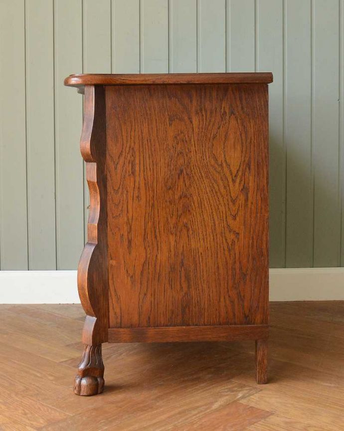 アンティークのチェスト　アンティーク家具　優雅なフランススタイルのアンティーク家具、小ぶりな３段チェスト（コモード）。横から見てもステキ横から見るとこんな感じ。(j-2289-f)