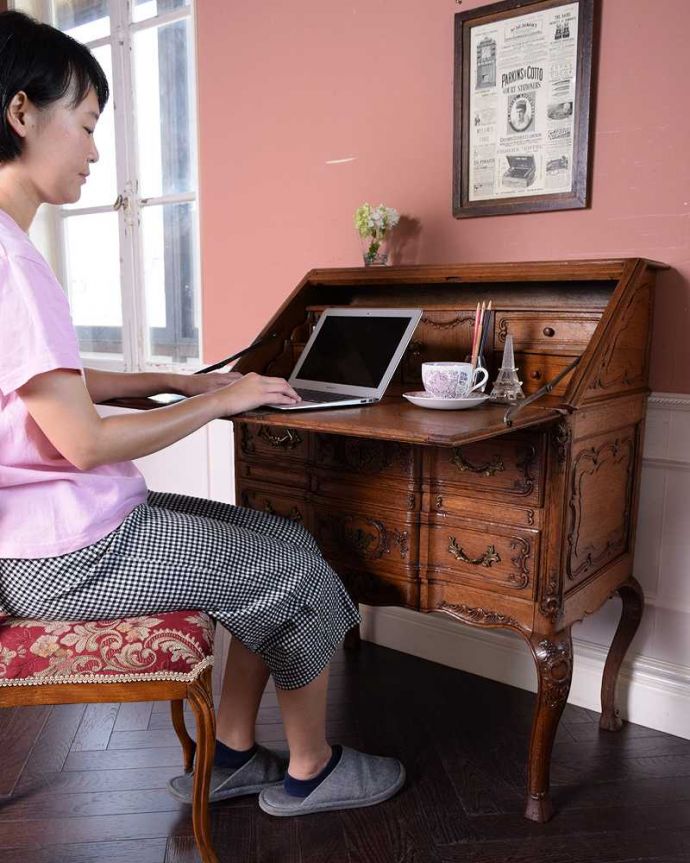 ビューロー アンティーク家具 南仏スタイルの美しいアンティーク家具、エレガントなビューロー(デスク)。あっという間に大人のデスク扉を前に倒すとデスクが登場。(j-2304-f)