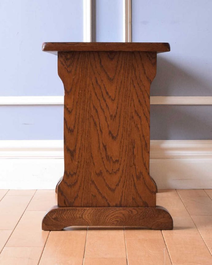 めずらしい家具　アンティーク家具　フランスで見つけたアンティーク家具、木製ワインラック（10本用）。横から見てもキレイですもちろん、横顔だってキレイ！どこから見ても絵になります。(j-2323-f)