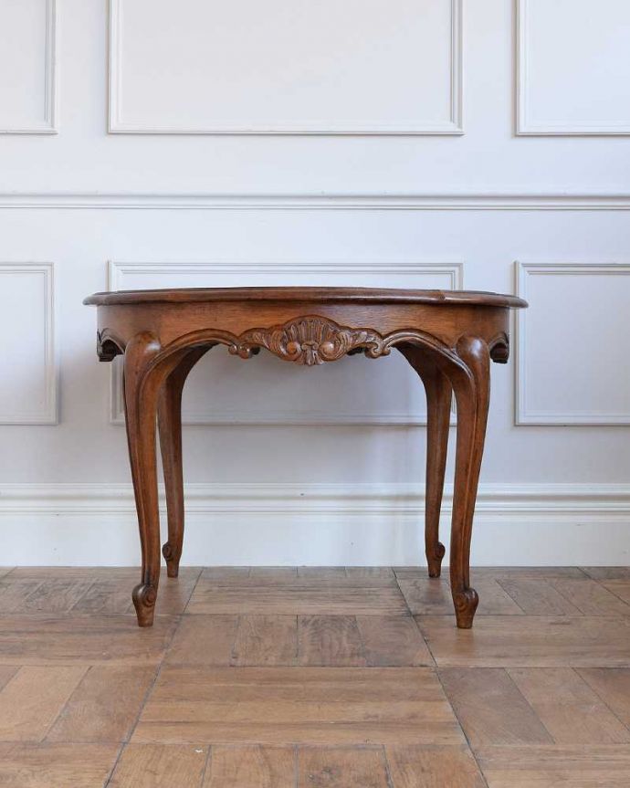 アンティークのテーブル アンティーク家具 編み目が美しいガラス天板、フランス輸入のアンティークコーヒーテーブル 。横から見てもステキ真横から見るとこんな感じに見えます。(j-2328-f)