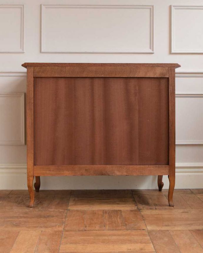 アンティークのキャビネット　アンティーク家具　フランスのアンティーク家具、華やかな木製のキャビネット。後ろ姿も見て下さい。(j-2330-f)