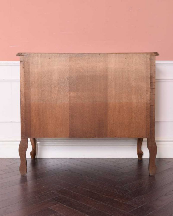 アンティークのキャビネット アンティーク家具 フランス輸入のアンティーク家具、華やかな木製のフレンチキャビネット。後ろ姿も見て下さい。(j-2336-f)