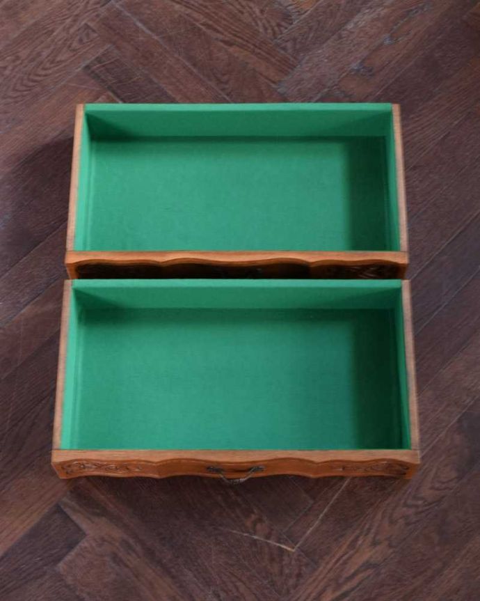 アンティークのチェスト　アンティーク家具　南仏スタイルのアンティーク家具、スタイルの良いスモールチェスト（２段引き出し）。実用的にチェストとして使いましょう！アンティーク家具と言えども家具。(j-2346-f)