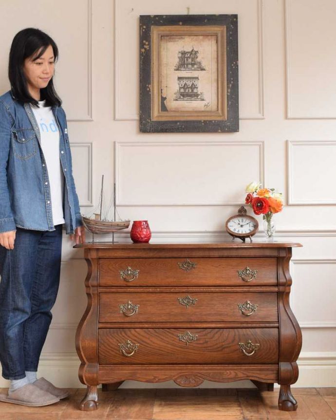 アンティークのチェスト　アンティーク家具　南フランスらしいアンティーク家具、どこでも大活躍してくれる３段チェスト（コモード）。美しい曲線美がフランスらしいんです。(j-2358-f)