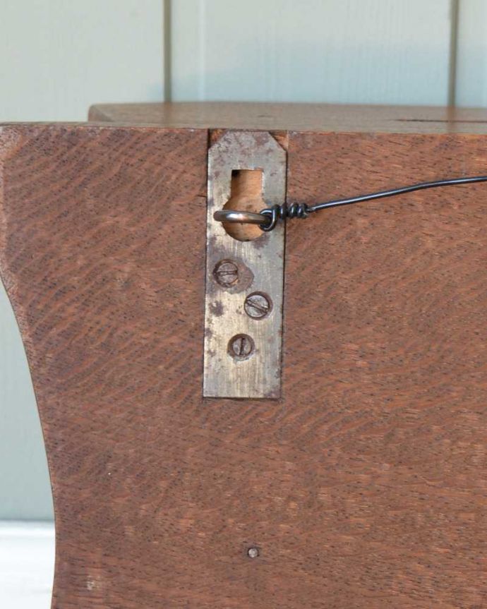 ウォールシェルフ・ウォールハンガー　アンティーク家具　フランスアンティークの壁付け家具、フックが４つ付いた美しいウォールハンガー（壁付けシェルフ）。カンタンに取り付け出来ます。(j-2361-f)