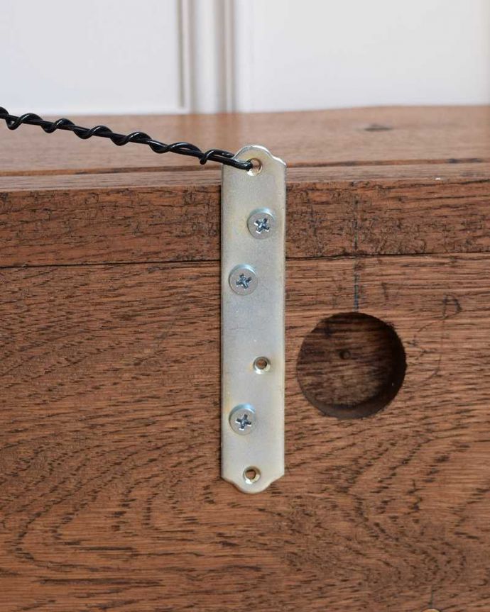 ウォールシェルフ・ウォールハンガー アンティーク家具 フランスアンティークの壁付け家具、フックが7つ付いた美しいウォールハンガー(壁付けシェルフ)。カンタンに取り付け出来ます。(j-2362-f)