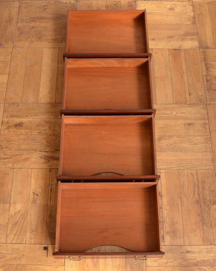 アンティークのキャビネット　アンティーク家具　象嵌が装飾された豪華なアンティーク家具、ミュージックキャビネット（ショーケース）。キレイに修復したので、何を入れてもOKです。(j-2385-f)