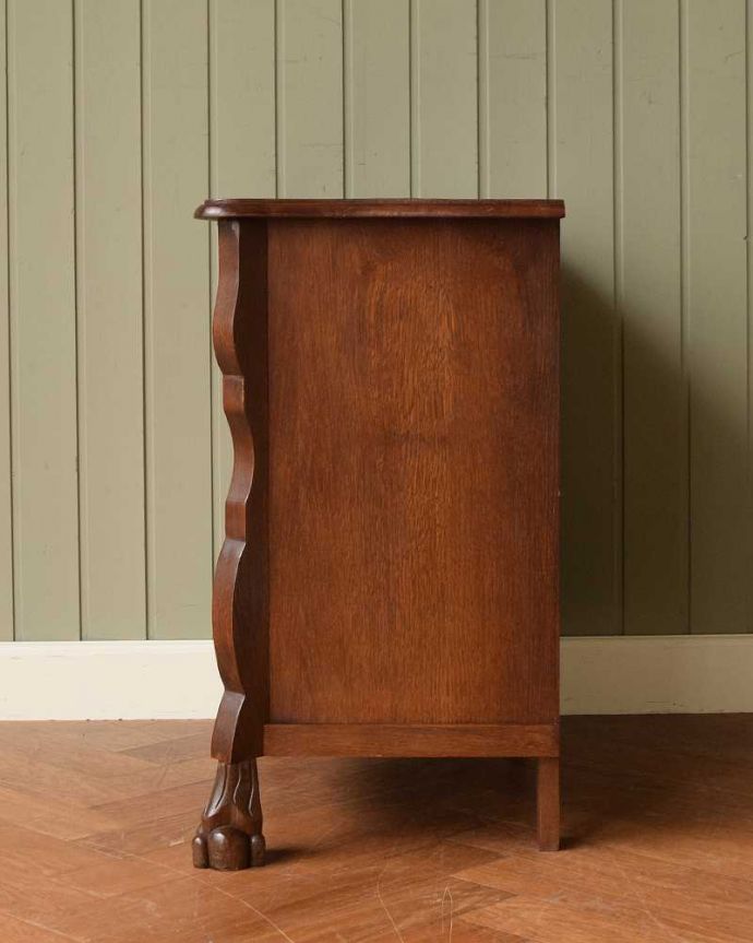 アンティークのチェスト　アンティーク家具　どこでも置ける小ぶりなサイズ、フランスで出会ったアンティークチェスト（コモード）。横から見てもステキ横から見るとこんな感じ。(j-2387-f)