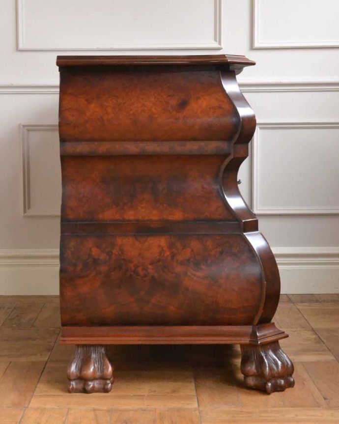 アンティークのチェスト アンティーク家具 南フランスの優雅なアンティーク家具、高級材を使用した3段チェスト(コモード) 。横から見てもステキ横から見るとこんな感じ。(j-2388-f)