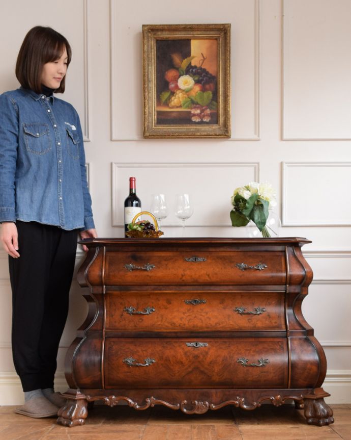 アンティークのチェスト アンティーク家具 南フランスの優雅なアンティーク家具、高級材を使用した3段チェスト(コモード) 。美しい曲線美がフランスらしいんです。(j-2388-f)