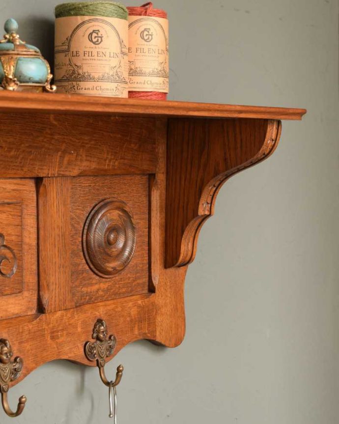 ウォールシェルフ・ウォールハンガー　アンティーク家具　フランスで見つけたエレガントなアンティークウォールハンガー（壁付けシェルフ） 。壁のオシャレを楽しみましょう空いている壁に取り付けるだけでなんだかワクワクしちゃう可愛らしさ。(j-2389-f)
