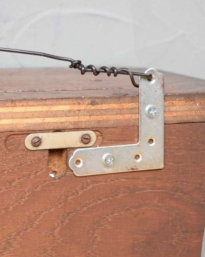 ウォールシェルフ・ウォールハンガー アンティーク家具 フランスで見つけたエレガントなアンティークウォールハンガー(壁付けシェルフ) 。カンタンに取り付け出来ます。(j-2390-f)