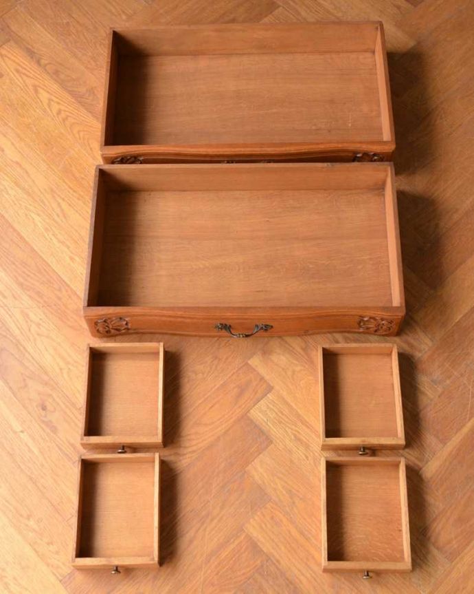 ビューロー　アンティーク家具　贅沢な彫りが美しいアンティーク南仏家具、ビューローブックケース（本棚とデスク） 。何でも収納できる引き出しもちろん、引き出しの中もキレイに修復しました。(j-2420-f)