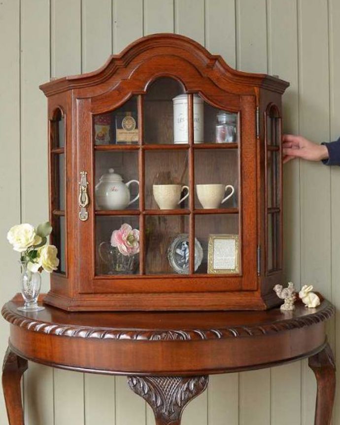 ウォールキャビネット　アンティーク家具　フランスから到着したアンティークウォールキャビネット。パリのアパルトマン気分で使える小さなフランスの家具やっぱり一番の魅力はフランスらしいデザイン。(j-2424-f)