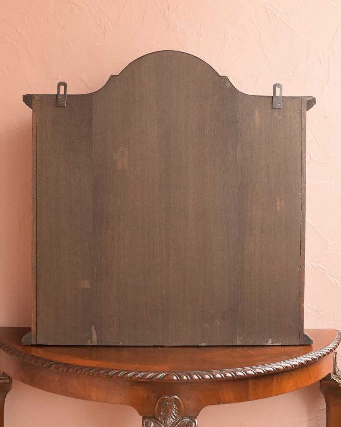 ウォールキャビネット　アンティーク家具　フランスの小さな壁付けアンティーク家具、ガラス扉のウォールキャビネット。後ろ姿も見て下さい。(j-2441-f)