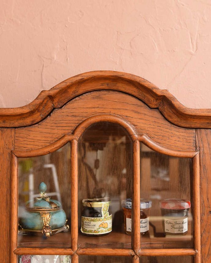 ウォールキャビネット　アンティーク家具　フランスから到着したアンティークウォールキャビネット。フランスらしい彫りフランスらしさの象徴とも言える、優雅な彫りの装飾。(j-2447-f)