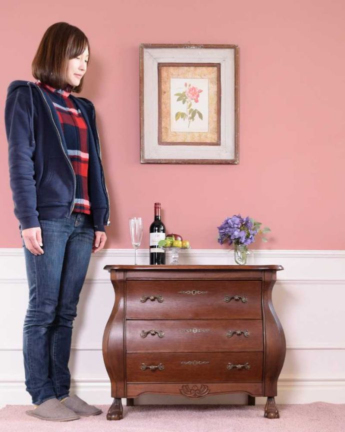 アンティークのチェスト　アンティーク家具　南仏プロヴァンスのアンティーク家具、女性らしいアンティーク３段チェスト（コモード） 。美しい曲線美がフランスらしいんです。(j-2453-f)