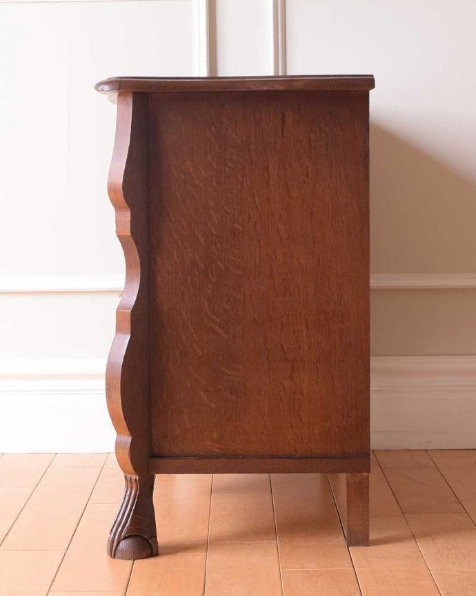 アンティークのチェスト　アンティーク家具　使いやすいコンパクトな３段アンティークチェスト、フランスから届いた小さなアンティーク(コモード) 。横から見てもステキ横から見るとこんな感じ。(j-2454-f)