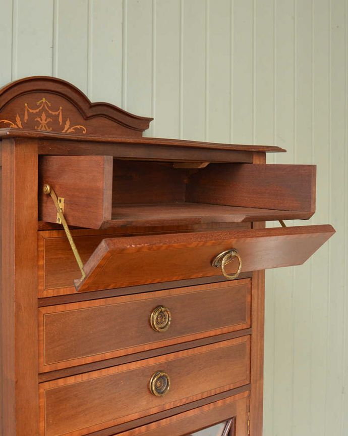 アンティークのチェスト　アンティーク家具　象嵌が装飾された豪華なアンティークミュージックキャビネット。ここまで開きます楽譜が出し入れしやすいように前の板が手前に倒れるようになっています。(j-2471-f)