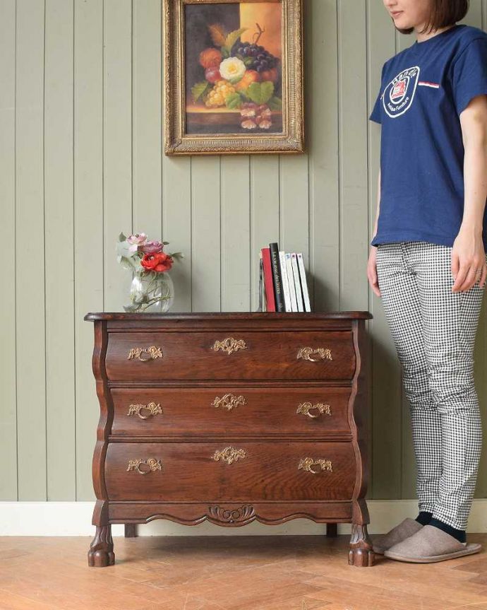 アンティークのチェスト　アンティーク家具　フランスらしいアンティーク家具、美しい曲線の３段チェスト（コモード）。美しい曲線美がフランスらしいんです。(j-2478-f)