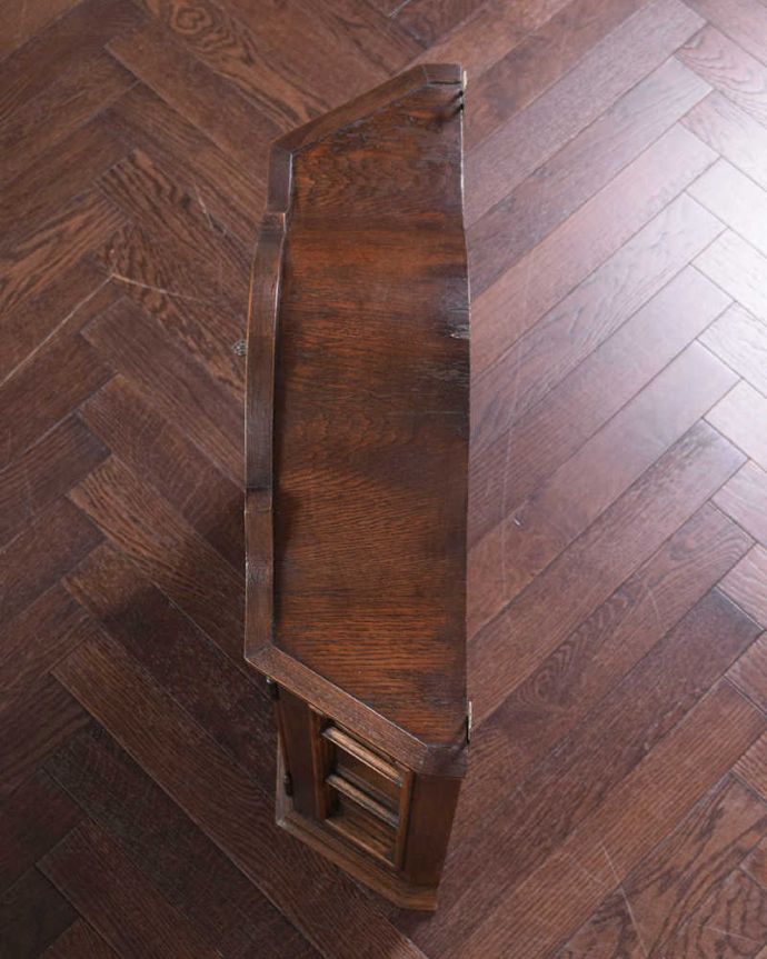 ウォールキャビネット アンティーク家具 落ち着いた色のフランスで見つけたアンティークウォールキャビネット。上から見ると・・・キャビネットの形はこんな感じです。(j-2488-f)