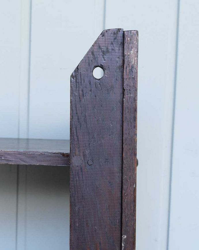 ウォールシェルフ・ウォールハンガー アンティーク家具 お星様が付いた落ち着いた色のアンティークウォールシェルフ。カンタンに取り付け出来ます。(j-2494-f)