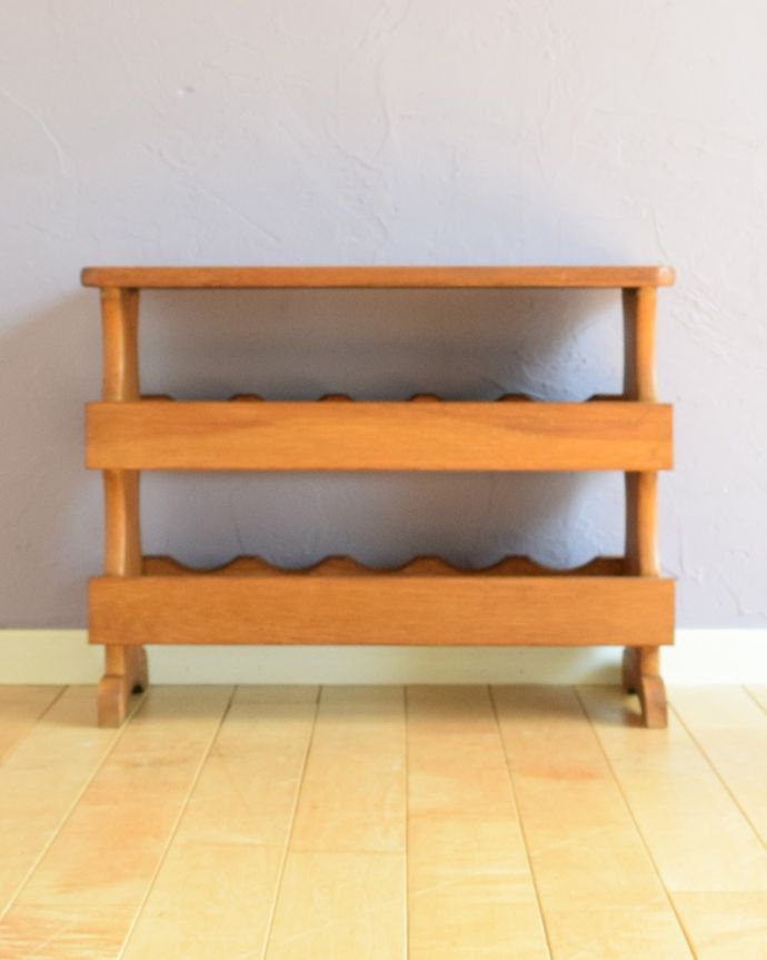 めずらしい家具　アンティーク家具　サイドテーブルにもなるフランスアンティーク木製ワインラック（10本用）。後ろ姿も見て下さい。(j-2495-f)