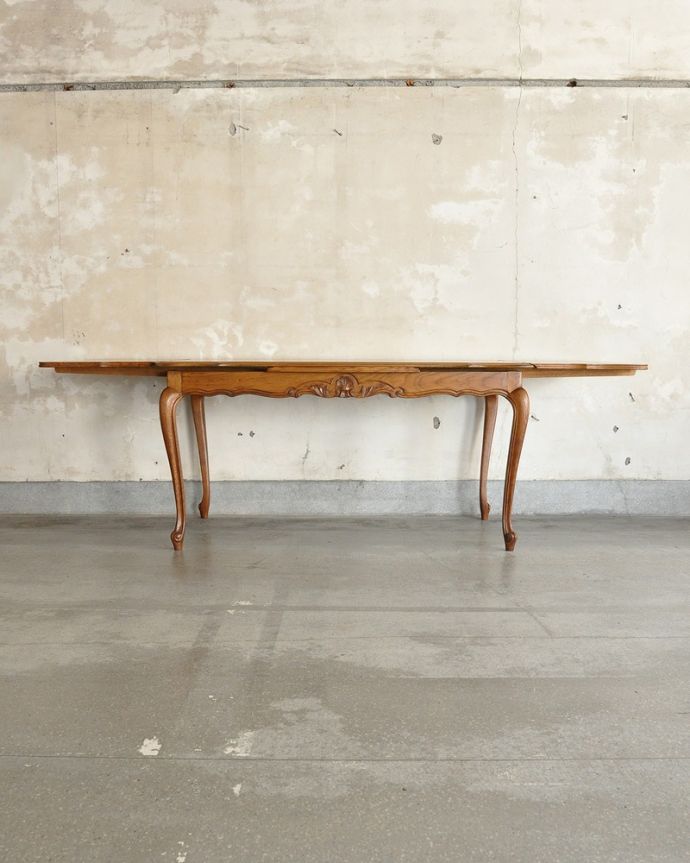 アンティークのテーブル　アンティーク家具　フランスの美しいアンティーク家具、３WAYのドローリーフテーブル（伸張式ダイニングテーブル）。両方開くとかなり大きなサイズ！フランスサイズなので、両方開くとかなり大きなダイニング。(j-2501-f)