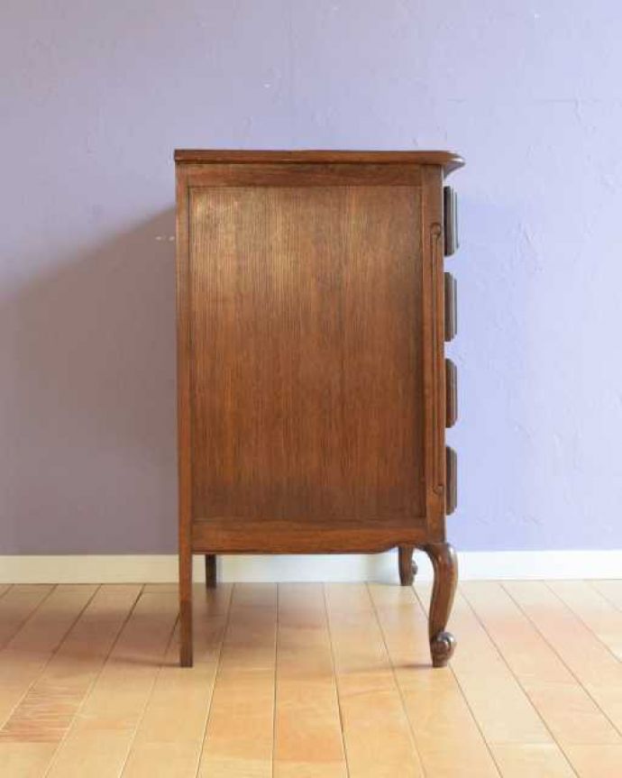 アンティークのチェスト アンティーク家具 アンティーク家具のチェスト、優雅な猫脚のフレンチチェスト(ドロワー)。横から見てもステキ横から見るとこんな感じ。(j-2513-f)