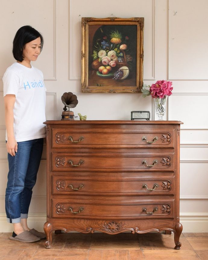 アンティークのチェスト　アンティーク家具　南仏スタイルのアンティーク家具、優雅なフォルムのフレンチチェスト（ドロワー）。フランスらしい優雅なアンティークのチェスト脚の美しい曲線美は、さすがフランスのアンティーク。(j-2516-f)