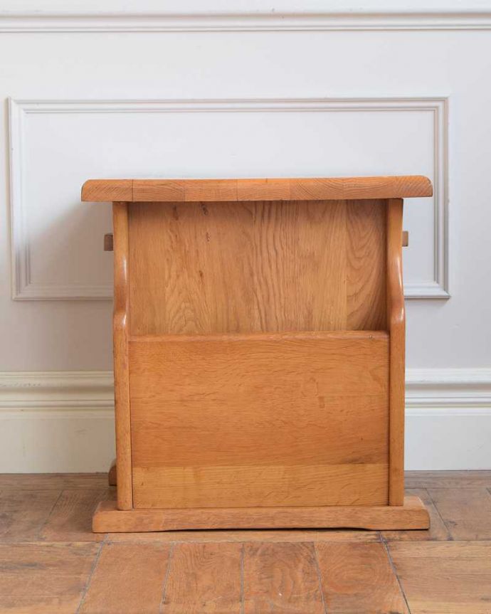 マガジンラックの側面