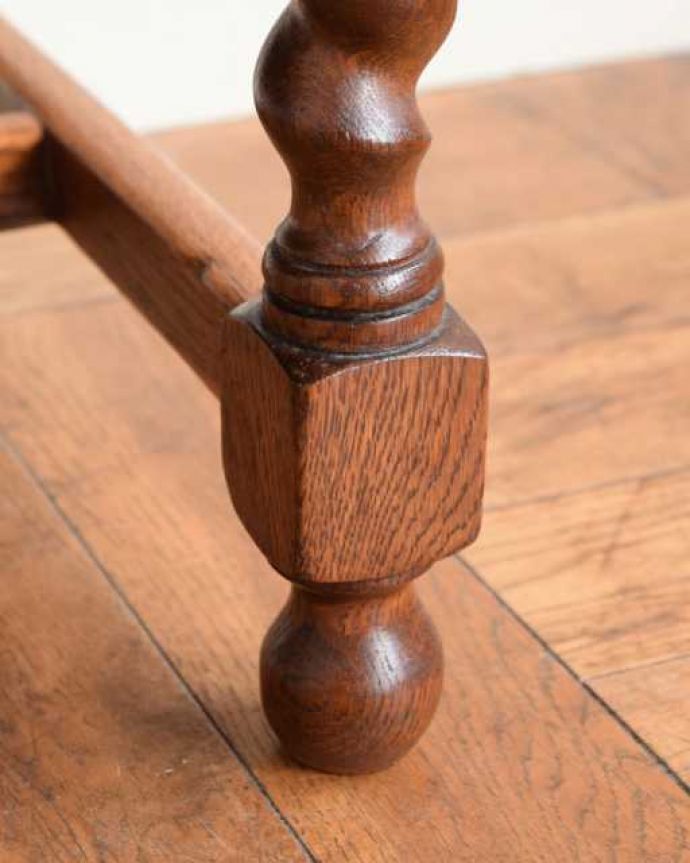 ビューロー　アンティーク家具　落ち着いた雰囲気のアンティーク家具、英国のライティングビューロー。女性１人でラクラ運べちゃうんですHandleのアンティークは、脚の裏にフェルトキーパーをお付けしています。(j-2521-f)