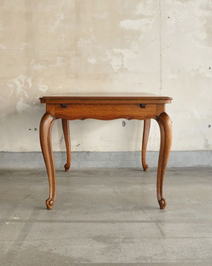 アンティークのテーブル　アンティーク家具　フランス輸入の美しいアンティーク家具、ドローリーフテーブル（伸張式ダイニングテーブル） 。こちら側も、もちろんキレイです。(j-2524-f)