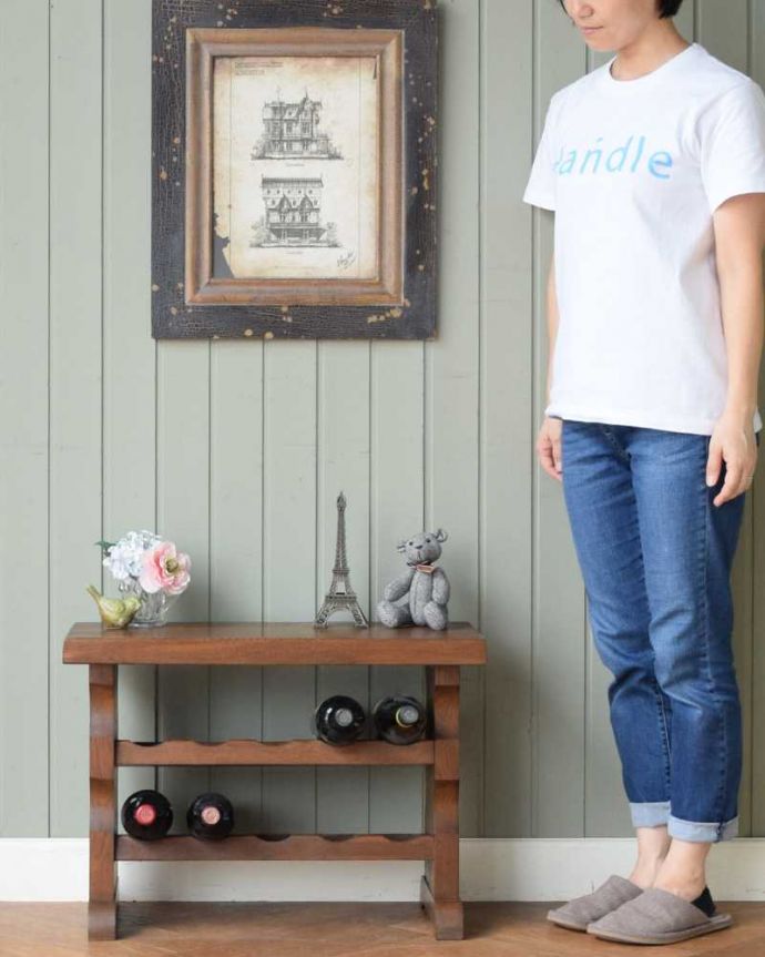 めずらしい家具 アンティーク家具 サイドテーブルにもなるフランスアンティーク木製ワインラック(10本用) 。優雅な気分にしてくれるワインラックどこにでも置けるコンパクトサイズのワインラック。(j-2526-f)