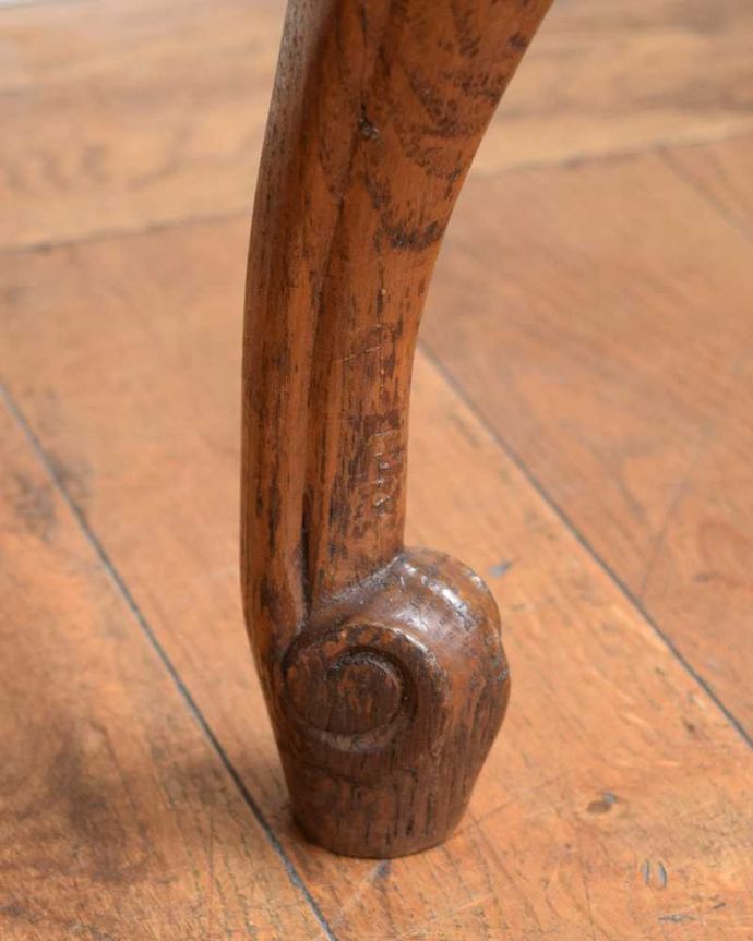 アンティークのチェスト　アンティーク家具　フランスのエレガントなアンティーク家具、猫脚の美しいフレンチチェスト。女性1人でもラクラク運べますHandleのアンティークは、脚の裏にフェルトキーパーをお付けしています。(j-2530-f)