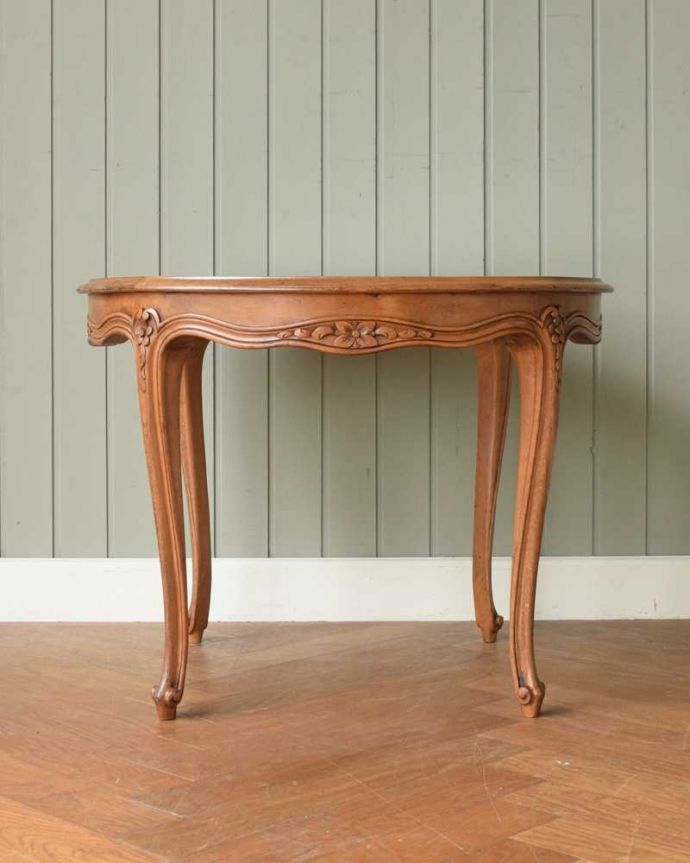 編み目が美しいガラス天板のアンティーク家具、優雅なフランスの