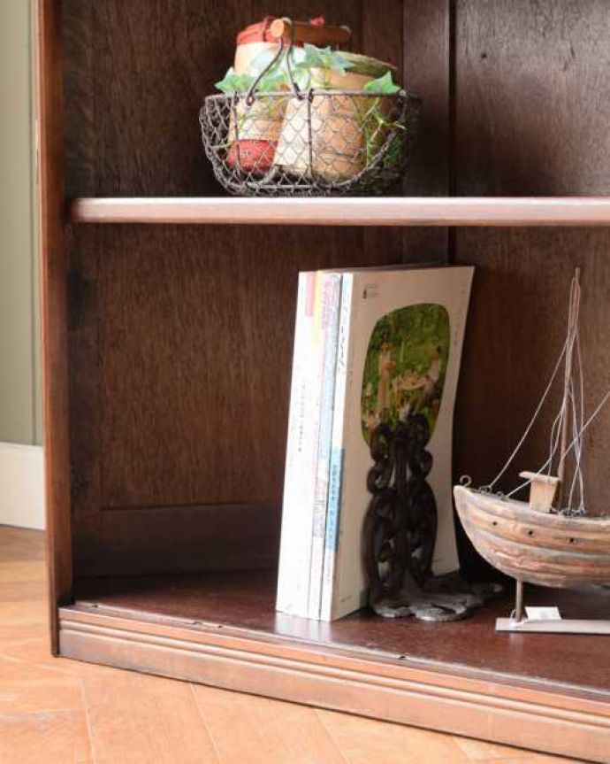 アンティークのキャビネット　アンティーク家具　お店にも、リビングにもカッコいい英国アンティークのバーカウンター。A4サイズも収納出来ちゃう優れもの雑誌も立てて収納出来ちゃうところも嬉しいポイント。(j-2543-f)