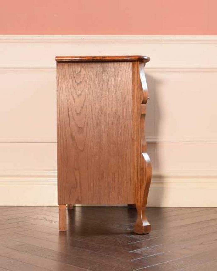 アンティークのチェスト　アンティーク家具　アンティークのチェスト、フランスで見つけた小さなドロワー（コモード） 。横から見てもステキ横から見るとこんな感じ。(j-2562-f)