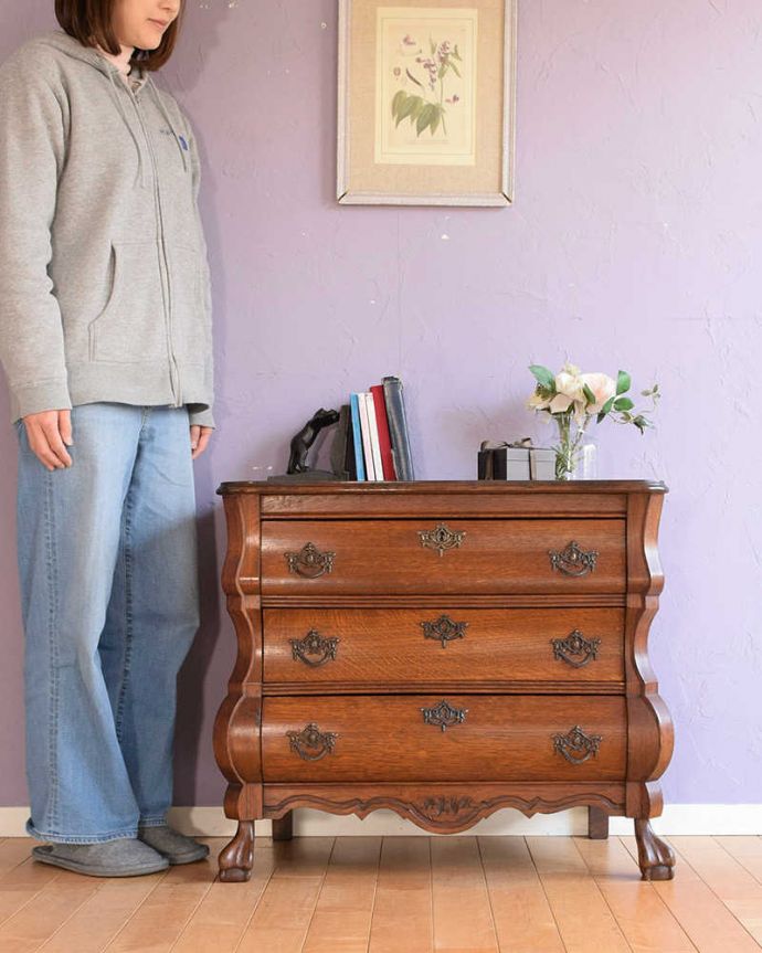 アンティークのチェスト　アンティーク家具　使いやすいコンパクトな３段アンティークチェスト、フランスから届いた小さなアンティーク(コモード) 。美しい曲線美がフランスらしいんです。(j-2567-f)